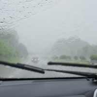 フロントガラスのワイパー跡を消したい時はキイロビンよりセリウム! フロントガラスのワイパー跡を消したい時はキイロビンよりセリウム!
